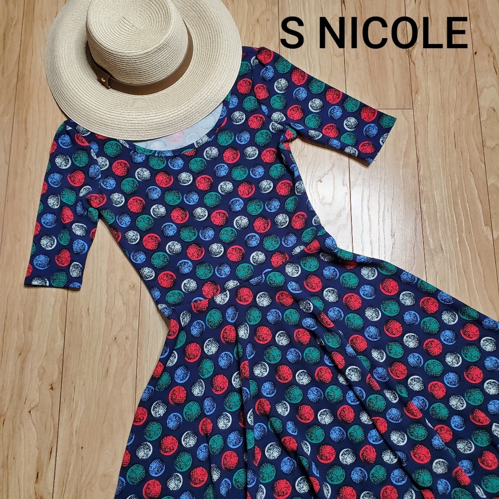 LuLaRoe Nicole Dress